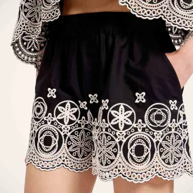 La DoubleJ Pull-Up Shorts | Thumbnail 4 La DoubleJ Pull-Up Shorts | Thumbnail 4