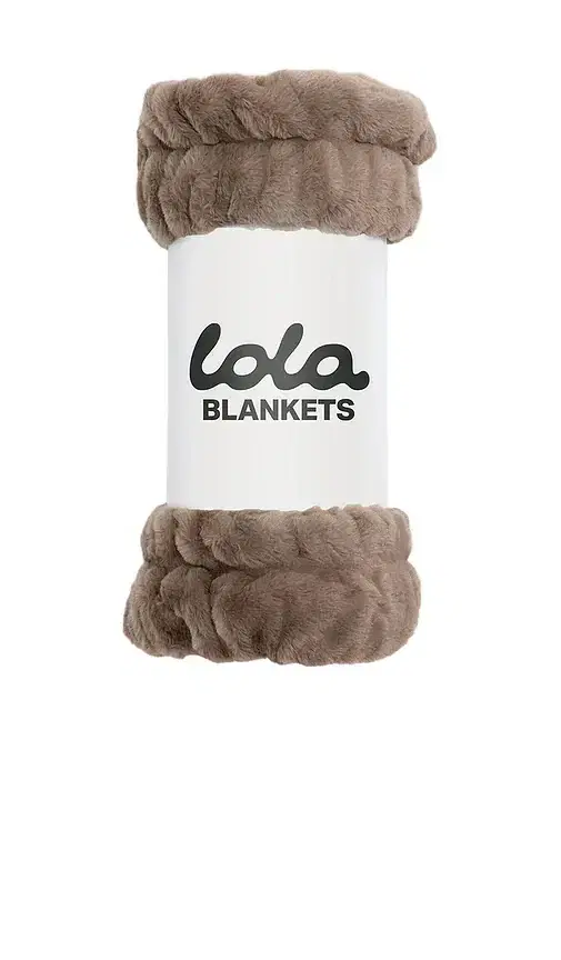 Lola Blankets The Pet Blanket