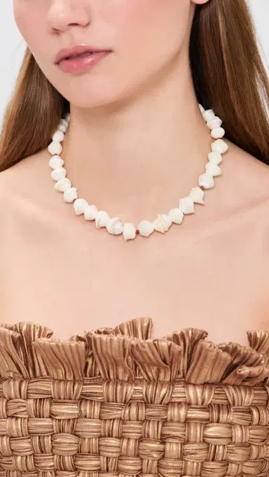 ANNI LU Seashell Smiles Necklace Gold One Size | Thumbnail 3 ANNI LU Seashell Smiles Necklace Gold One Size | Thumbnail 3