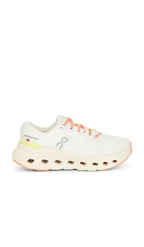 On Cloudrunner 3 Sneaker