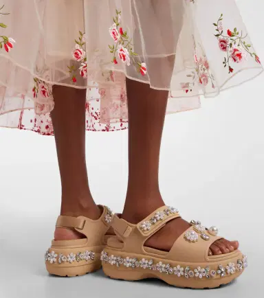 Simone Rocha x Crocs embellished platform sandals | Thumbnail 5