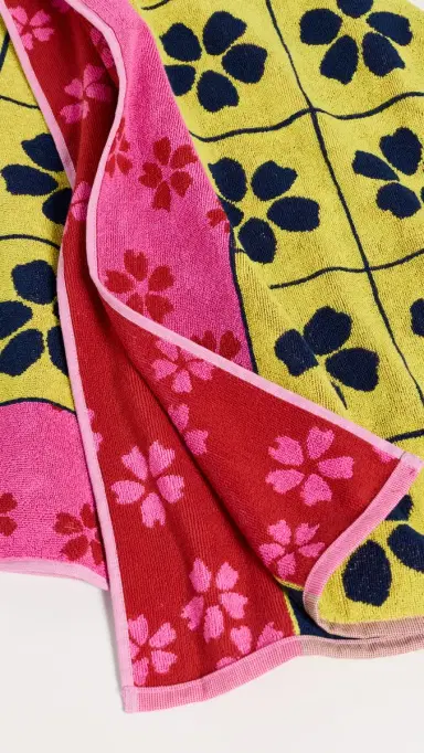 Dusen Dusen Beach Towel Hibiscus One Size | Thumbnail 4 Dusen Dusen Beach Towel Hibiscus One Size | Thumbnail 4