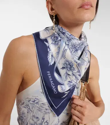 Ferragamo Printed silk scarf | Thumbnail 4
