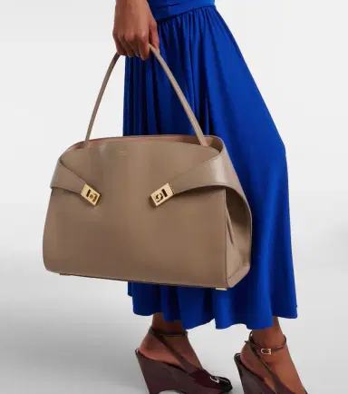 Ferragamo Hug Soft Medium leather shoulder bag | Thumbnail 6 Ferragamo Hug Soft Medium leather shoulder bag | Thumbnail 6
