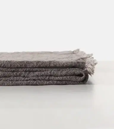 Maison de Vacances Linen crêpe throw | Thumbnail 3