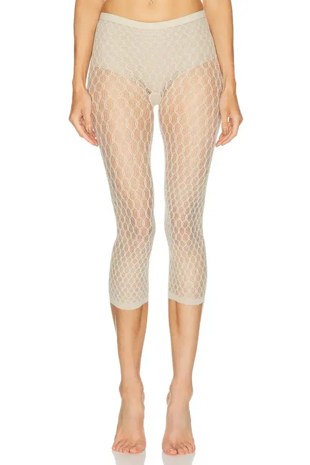 SWEDISH STOCKINGS Laura Net Capri Tights