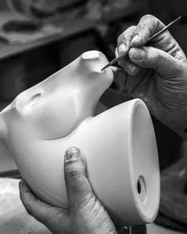 Lladro The Horse Sculpture, Red/Gold | Thumbnail 5