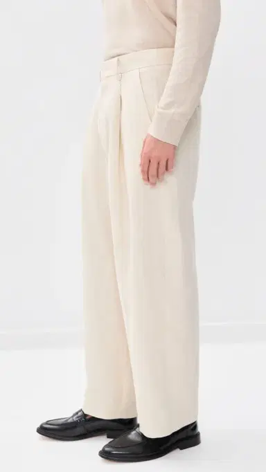 NN07 Kay Linen Relaxed Pleated Trousers | Thumbnail 4