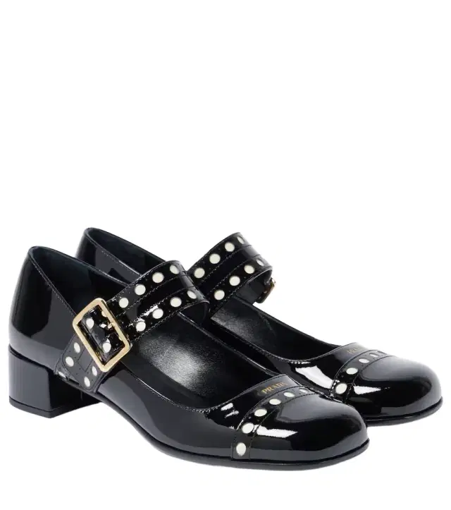 35 patent leather Mary Jane pumps