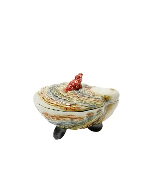 Bordallo Pinheiro Oyster earthenware tureen