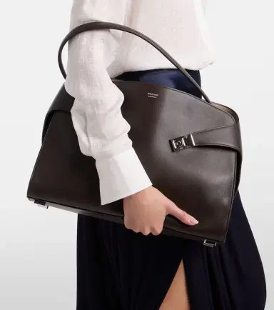 Ferragamo Hug Soft Medium leather shoulder bag | Thumbnail 5 Ferragamo Hug Soft Medium leather shoulder bag | Thumbnail 5