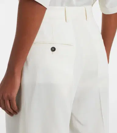 TOTEME Semi-sheer Bermuda shorts | Thumbnail 5