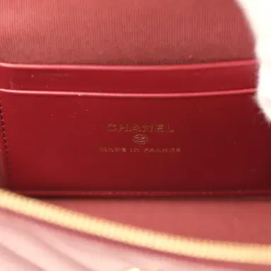 Chanel Chanel Chevron Top Handle Long Vanity Case with Chain Dark Burgundy Shiny Caviar Gold Hardware | Thumbnail 9