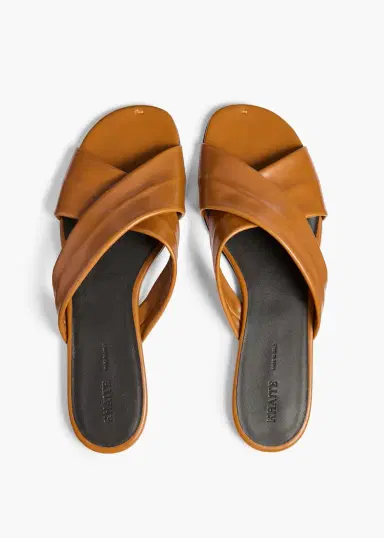 Khaite Liria Flat Sandal In Cuoio Glazed Leather | Thumbnail 3
