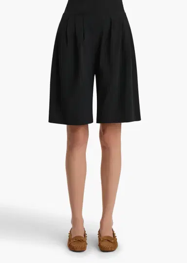 Khaite Poppy Short In Black | Thumbnail 3