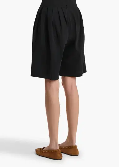 Khaite Poppy Short In Black | Thumbnail 4