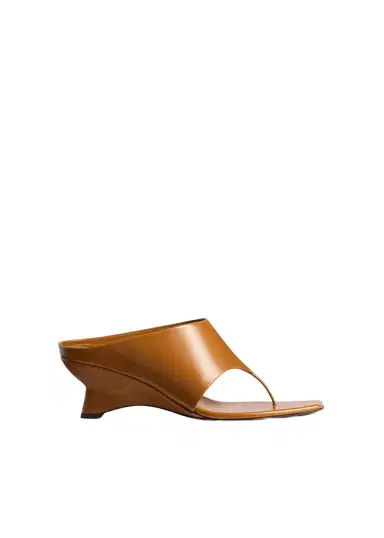 Khaite Marlow Mule In Cuoio Glazed Leather | Thumbnail 1 Khaite Marlow Mule In Cuoio Glazed Leather | Thumbnail 1