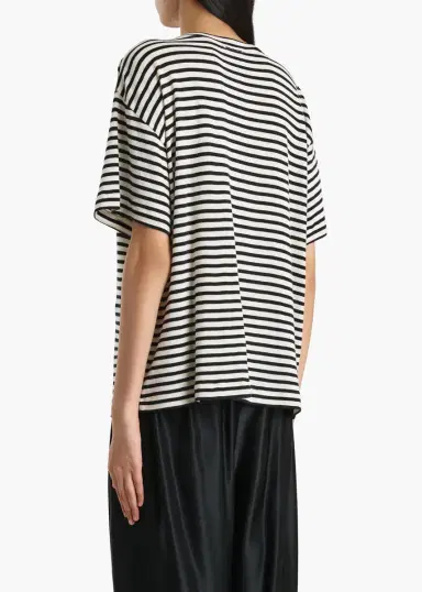 Khaite Linda T-Shirt In Black And Off White | Thumbnail 4