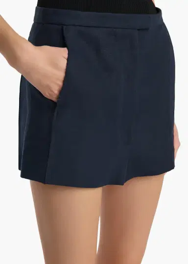 Khaite Blane Short In Dark Navy | Thumbnail 5