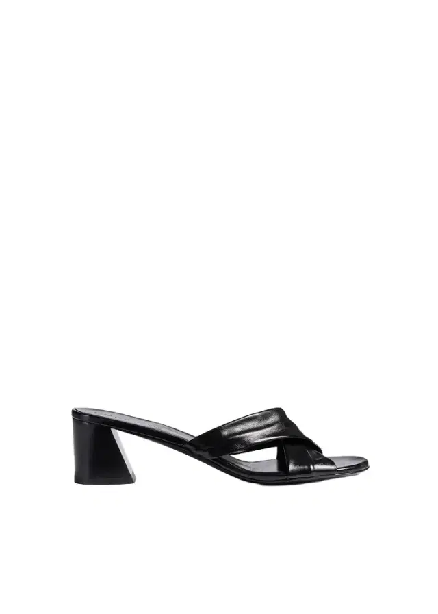 Khaite Liria Sandal In Black Glazed Leather