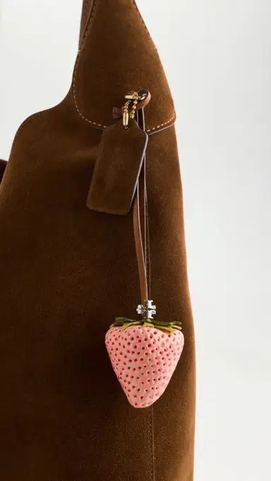 Tory Burch Strawberry Keychain Sweet Pink/Minium One Size | Thumbnail 4