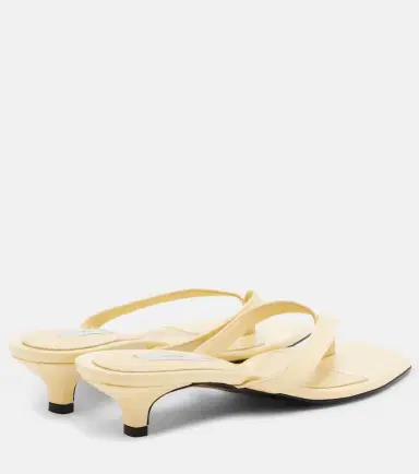 TOTEME Leather thong sandals | Thumbnail 3