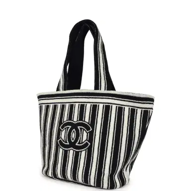 Chanel Chanel CC Striped Beach Tote Bag & Towel Set Navy Blue and White Terry Silver Hardware | Thumbnail 5 Chanel Chanel CC Striped Beach Tote Bag & Towel Set Navy Blue and White Terry Silver Hardware | Thumbnail 5