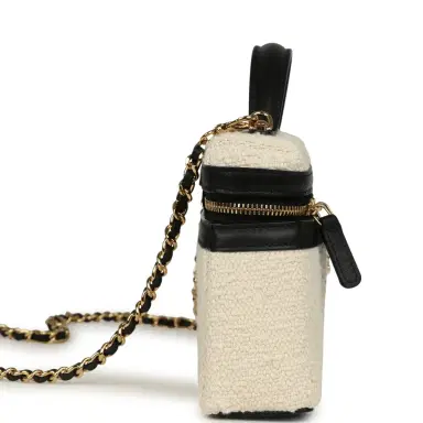 Chanel Chanel Coco Beach Top Handle Long Vanity Case with Chain Ecru Tweed and Black Calfskin Gold Hardware | Thumbnail 3