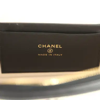 Chanel Chanel Coco Beach Top Handle Long Vanity Case with Chain Ecru Tweed and Black Calfskin Gold Hardware | Thumbnail 9