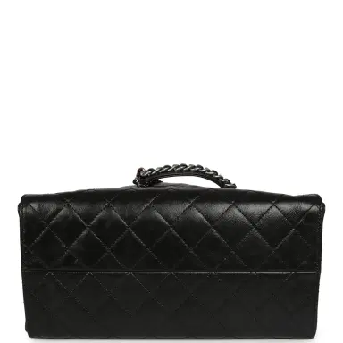 Chanel Chanel Medium 25 Hobo Bag Black Shiny Crumpled Calfskin Mixed Silver Hardware | Thumbnail 6 Chanel Chanel Medium 25 Hobo Bag Black Shiny Crumpled Calfskin Mixed Silver Hardware | Thumbnail 6