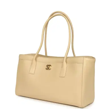Chanel Chanel Small Cerf Shopping Bag Beige Calfskin Gold Hardware | Thumbnail 5 Chanel Chanel Small Cerf Shopping Bag Beige Calfskin Gold Hardware | Thumbnail 5
