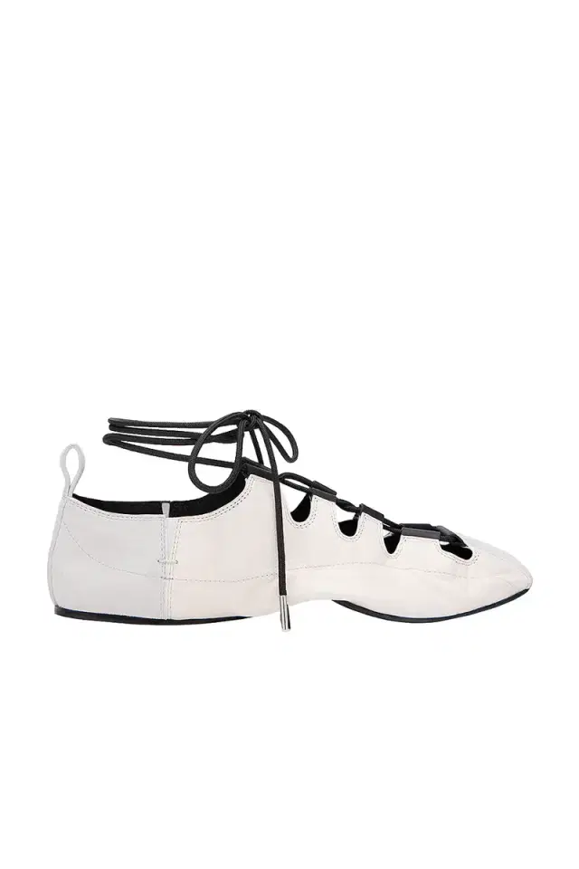 ALAÏA Laced Flat