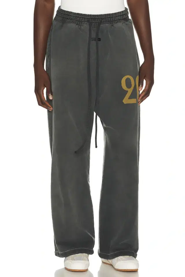 26 Wide Leg Sweatpant