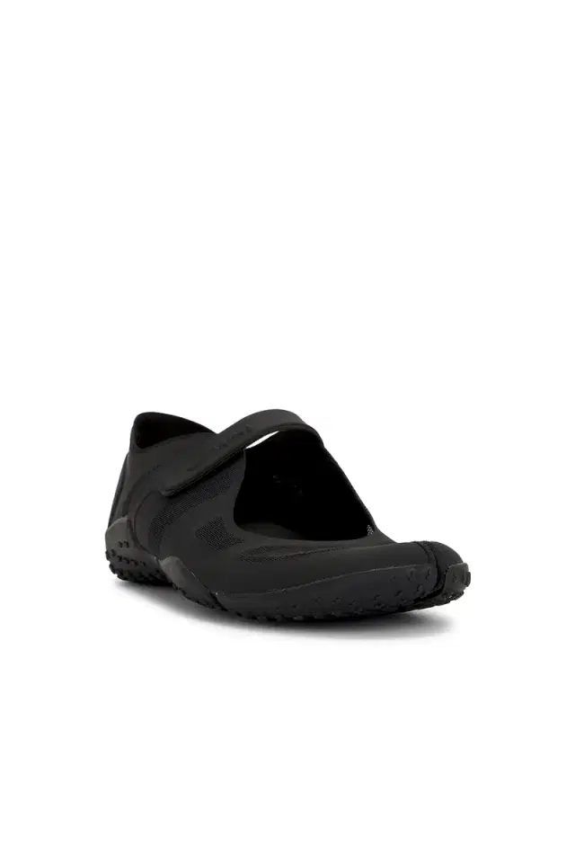 NikeSKIMS Rift Mesh Sneaker