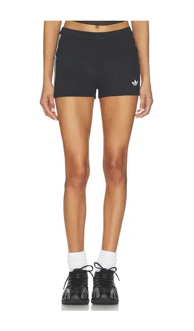 adidas Originals Classic Shorts | Thumbnail 2 adidas Originals Classic Shorts | Thumbnail 2