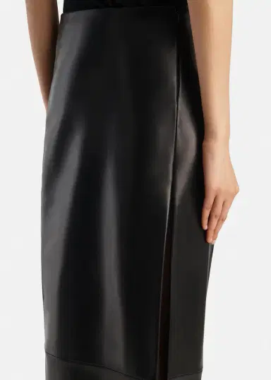 Khaite Lyle Skirt In Black Leather | Thumbnail 6