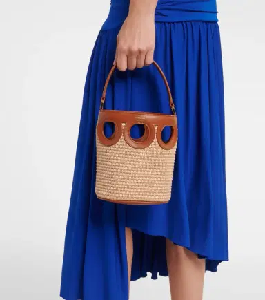 Ferragamo Gancini Small raffia bucket bag | Thumbnail 5 Ferragamo Gancini Small raffia bucket bag | Thumbnail 5