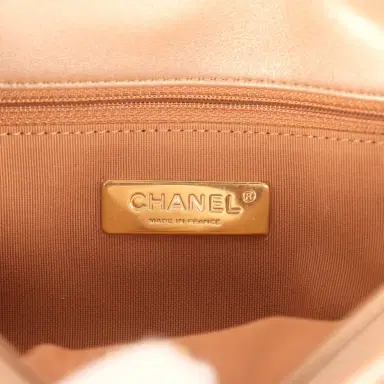 Chanel Chanel Medium 19 Flap Bag Pearly Beige Shiny Lambskin Mixed Metal Hardware | Thumbnail 9 Chanel Chanel Medium 19 Flap Bag Pearly Beige Shiny Lambskin Mixed Metal Hardware | Thumbnail 9