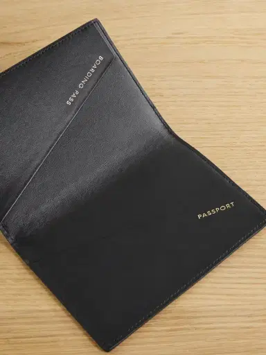 Smythson Mara Croc-effect Leather Passport Holder | Thumbnail 3 Smythson Mara Croc-effect Leather Passport Holder | Thumbnail 3