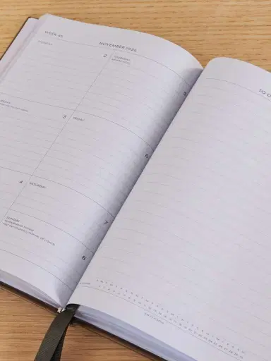 Smythson Soho Ludlow 2026 Textured-leather Weekly Diary | Thumbnail 3 Smythson Soho Ludlow 2026 Textured-leather Weekly Diary | Thumbnail 3
