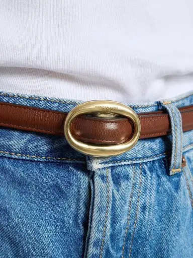 Saint Laurent Women's Oval Buckle Thin Reversible Belt in Smooth Leather | Thumbnail 6