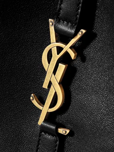 Saint Laurent Women's Le 5 ÿ 7 Supple Crossbody Bag in Grained Leather - Black | Thumbnail 6 Saint Laurent Women's Le 5 ÿ 7 Supple Crossbody Bag in Grained Leather - Black | Thumbnail 6
