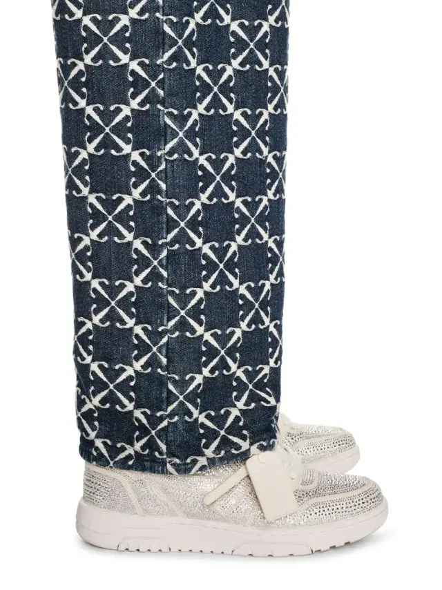 Full Strass White Out Of Office
