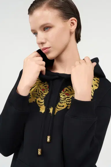 Roberto Cavalli Black Sweatshirt With Tiger Embroidery | Thumbnail 5 Roberto Cavalli Black Sweatshirt With Tiger Embroidery | Thumbnail 5