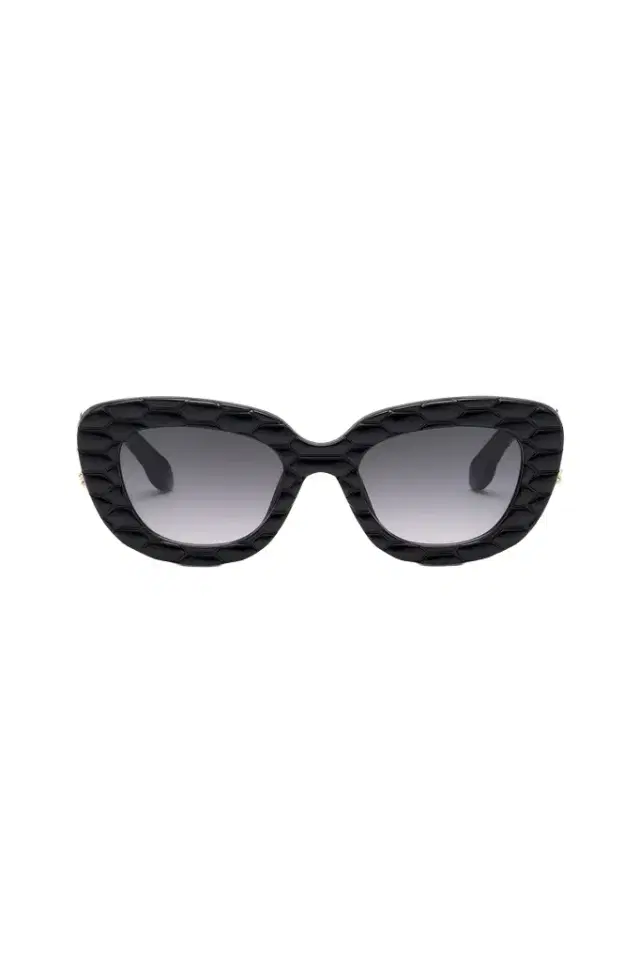 Sunglasses with wide bold cat-eye front