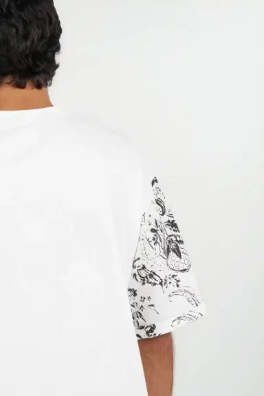 Roberto Cavalli White T-shirt with Ornamental Design | Thumbnail 5 Roberto Cavalli White T-shirt with Ornamental Design | Thumbnail 5