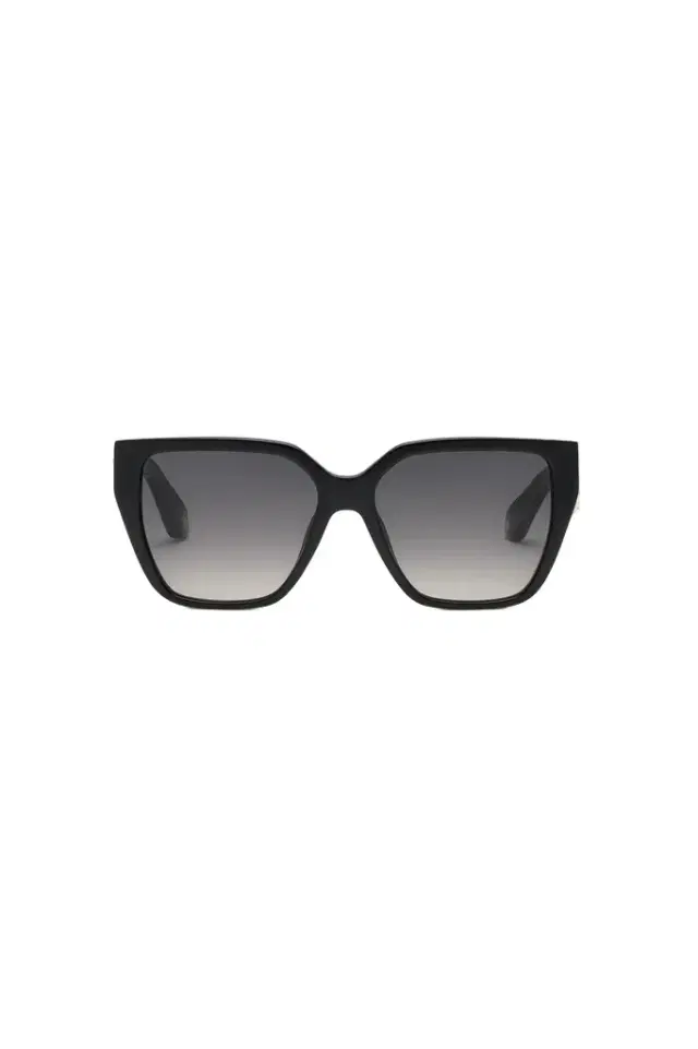 Sunglasses with wide and feminine front