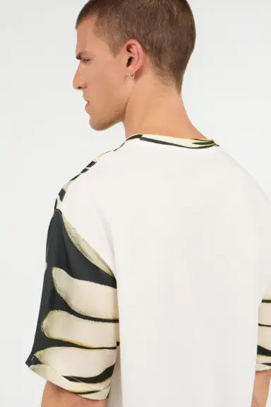 Roberto Cavalli Ray Of Gold Print T-Shirt | Thumbnail 6 Roberto Cavalli Ray Of Gold Print T-Shirt | Thumbnail 6