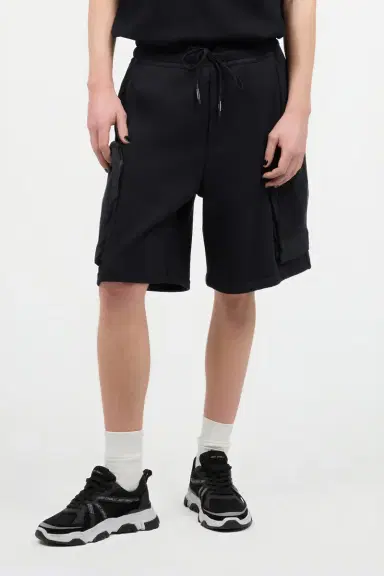 Roberto Cavalli Shorts With Maxi-Pockets And Logo | Thumbnail 2 Roberto Cavalli Shorts With Maxi-Pockets And Logo | Thumbnail 2