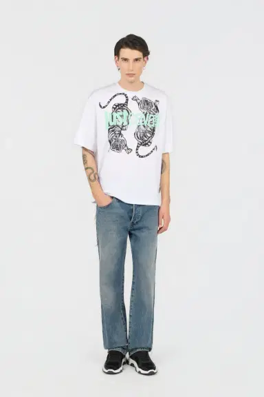 Roberto Cavalli White T-Shirt With Tiger Graphic And Logo | Thumbnail 6 Roberto Cavalli White T-Shirt With Tiger Graphic And Logo | Thumbnail 6